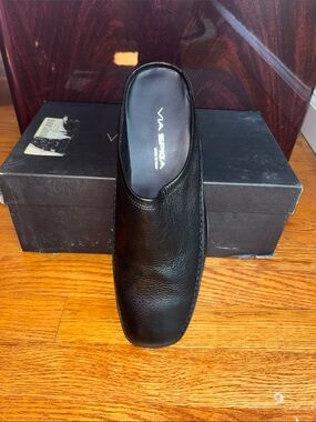 Via Spiga Black Leather Slip-On Mule